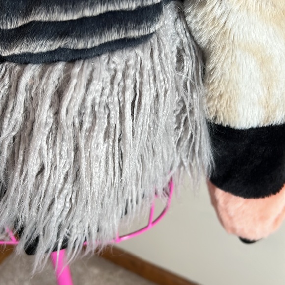 Ladies faux fur jacket - Picture 2 of 5